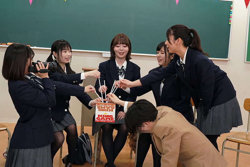 5種類のデニールの黒タイツと制服を着たJKと童貞