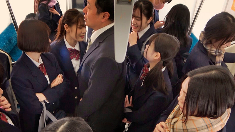 4種のデニールの黒タイツを穿くJKにM男も満足