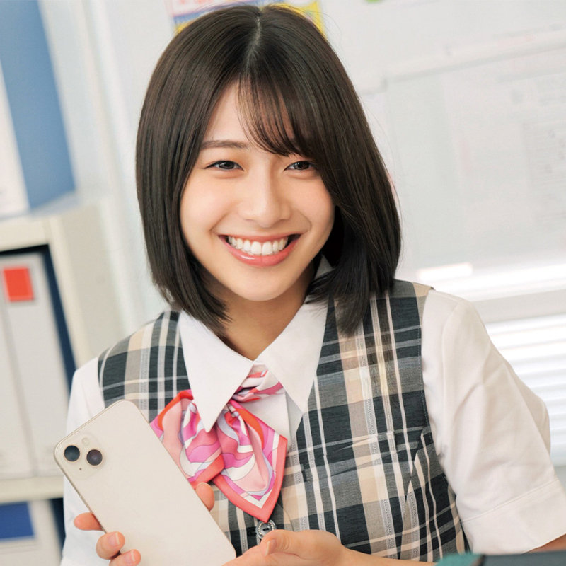 携帯ショップのお姉さんのパンストを引き裂いてアソコ見てみたら剛毛だった